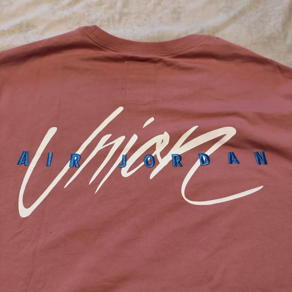 Jordanx Union Collab Graphic Tee in Dusty Rose Limited Edition - Picture 5 of 5